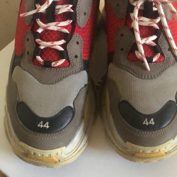 Balenciaga Triple S shoes barely worn in great condition. - Picture 3 of 11